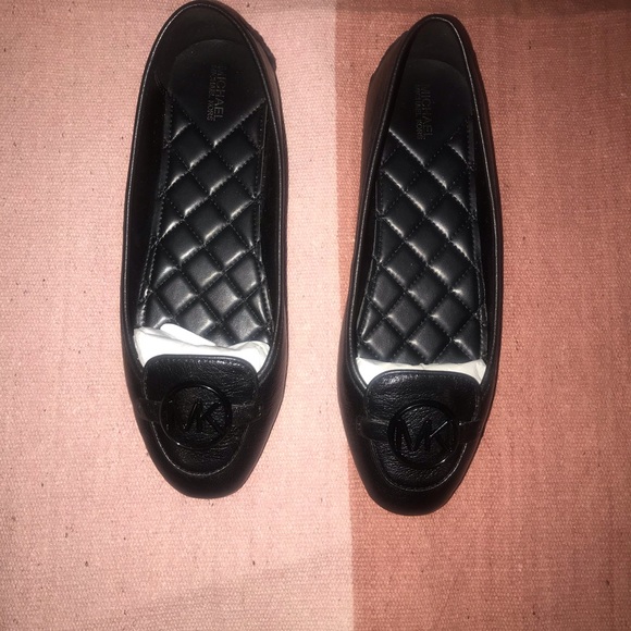 Michael Kors Lillie Flats - Picture 3 of 5